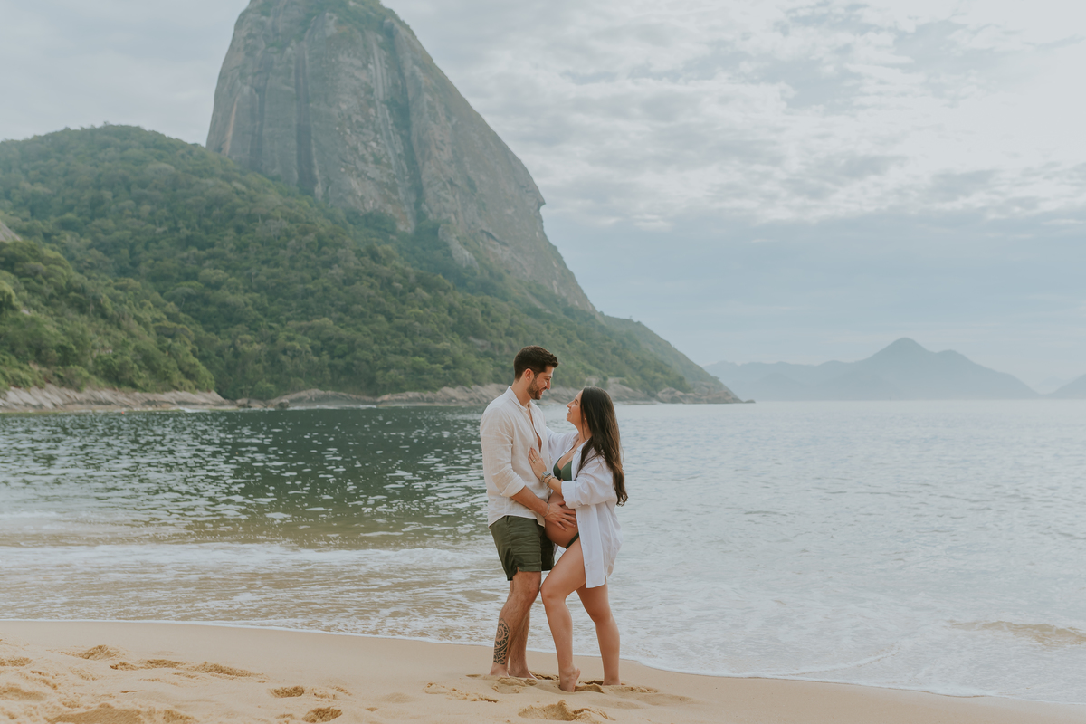 fotografa bruna Guerson fotografia ensaio gestante gravida a espera da Giovana praia vermelha urca rio de janeiro rj ao ar livre 