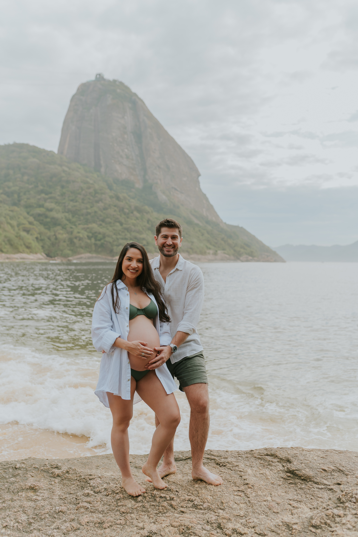 fotografa bruna Guerson fotografia ensaio gestante gravida a espera da Giovana praia vermelha urca rio de janeiro rj ao ar livre 