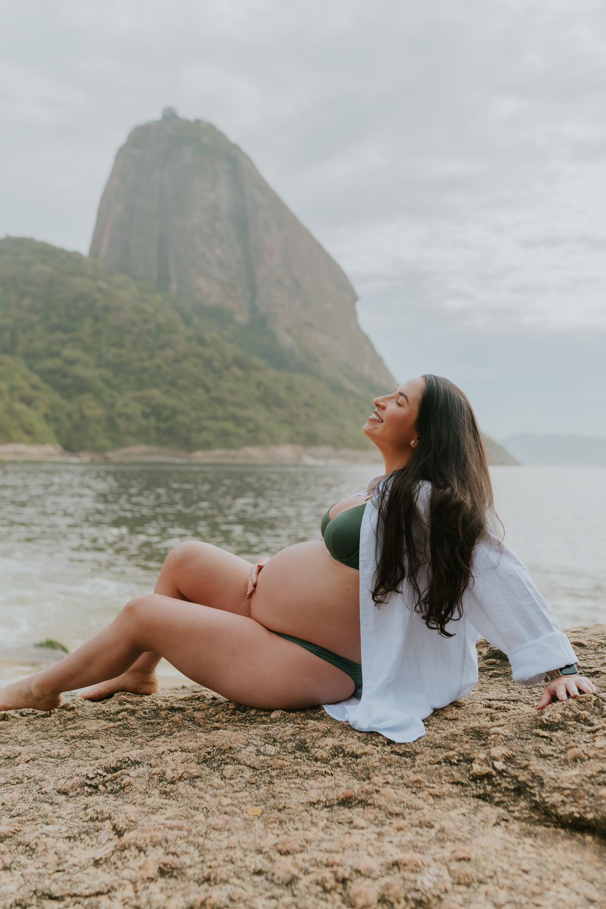 fotografa bruna Guerson fotografia ensaio gestante gravida a espera da Giovana praia vermelha urca rio de janeiro rj ao ar livre 
