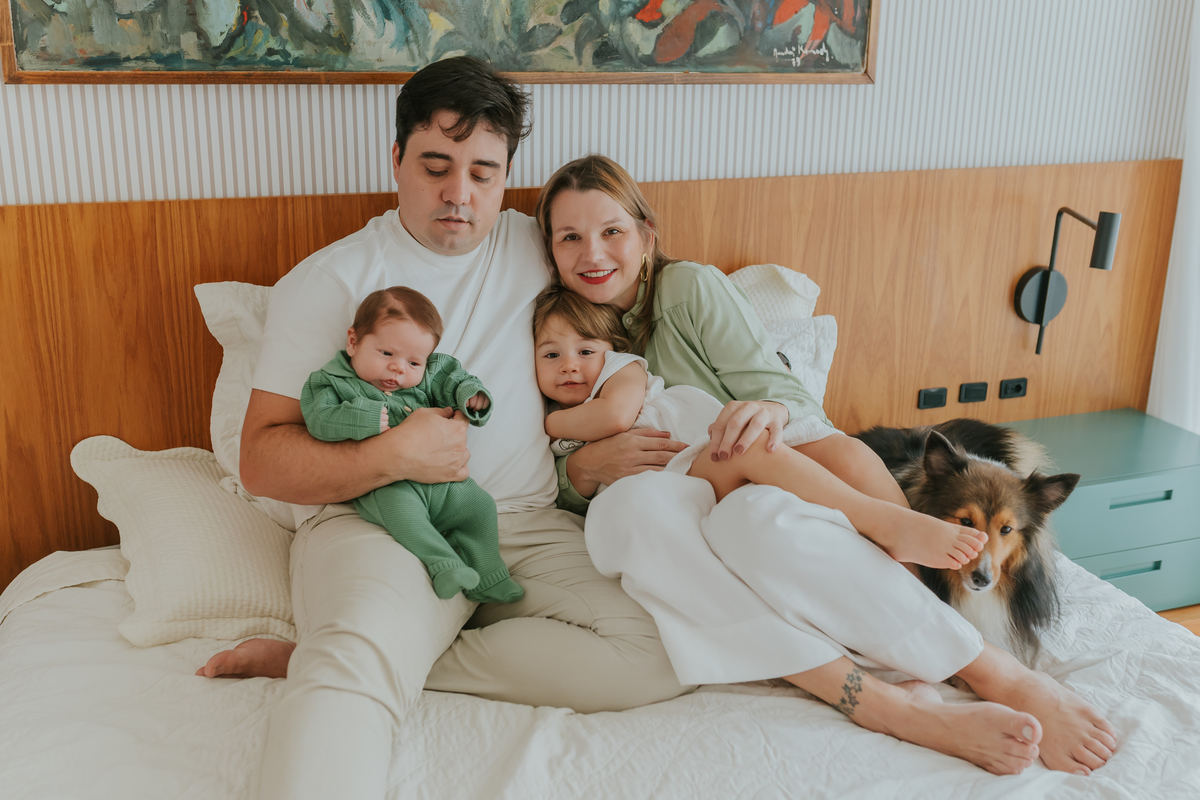 fotografia ensaio em casa lifestyle Pedro 20 dias fotografa familia Rio de Janeiro rj ilha do governador acompanhamento 