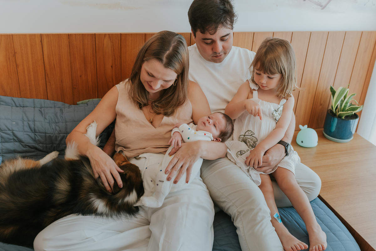fotografia ensaio em casa lifestyle Pedro 20 dias fotografa familia Rio de Janeiro rj ilha do governador acompanhamento 