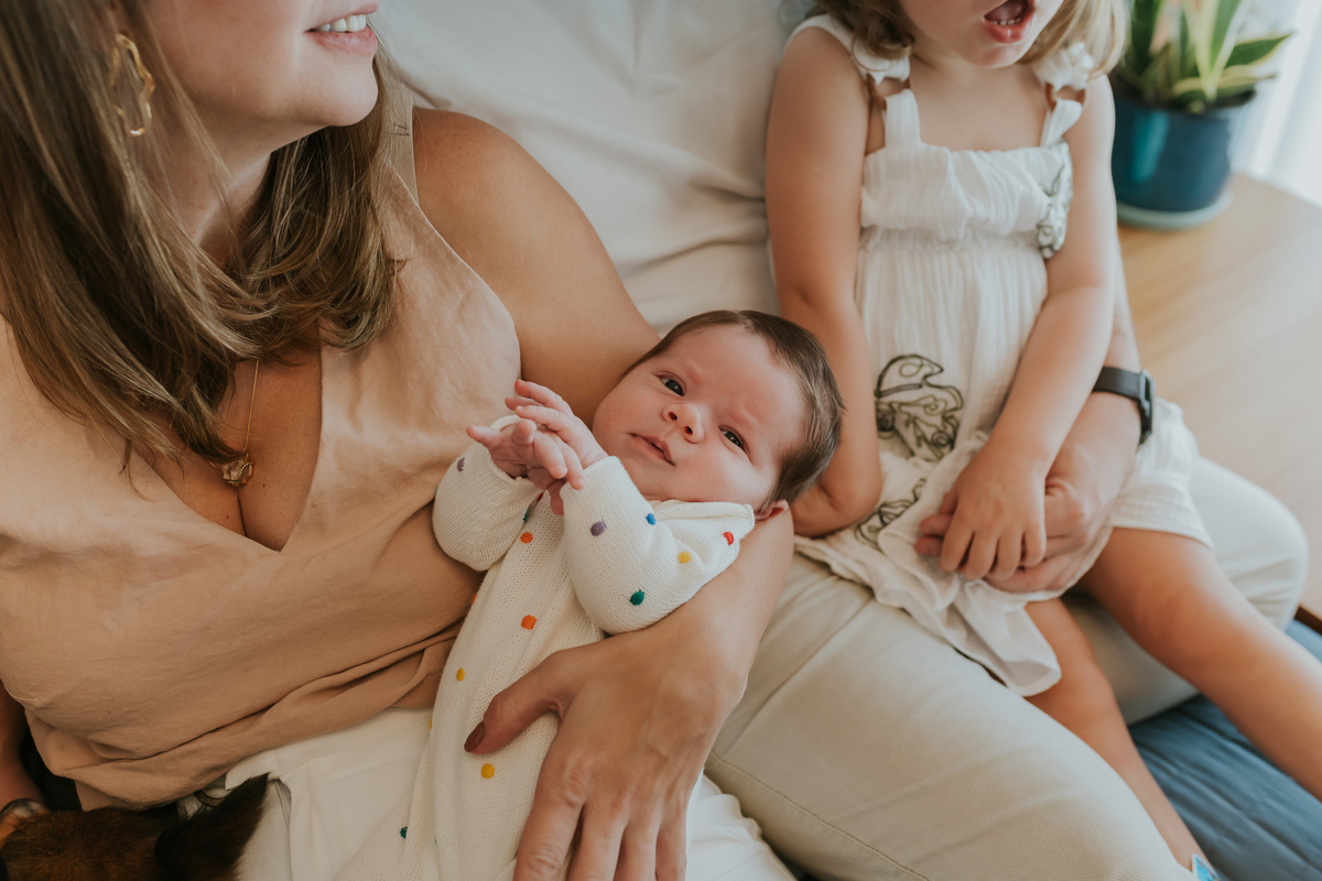 fotografia ensaio em casa lifestyle Pedro 20 dias fotografa familia Rio de Janeiro rj ilha do governador acompanhamento 