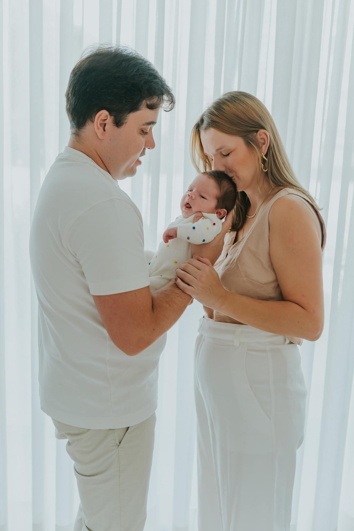 fotografia ensaio em casa lifestyle Pedro 20 dias fotografa familia Rio de Janeiro rj ilha do governador acompanhamento 