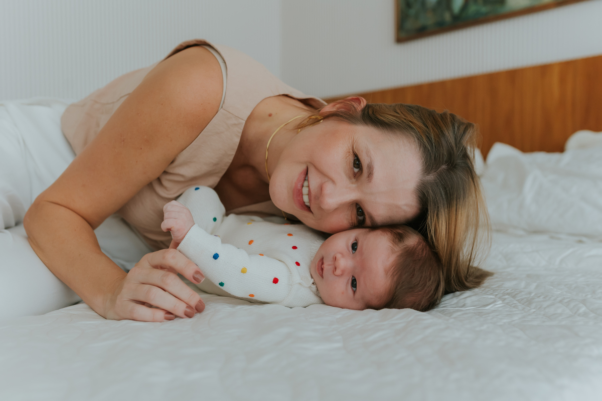 fotografia ensaio em casa lifestyle Pedro 20 dias fotografa familia Rio de Janeiro rj ilha do governador acompanhamento 