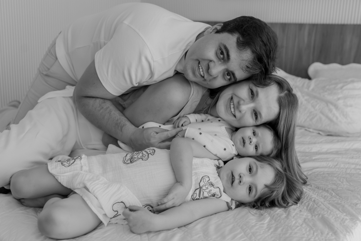 fotografia ensaio em casa lifestyle Pedro 20 dias fotografa familia Rio de Janeiro rj ilha do governador acompanhamento 