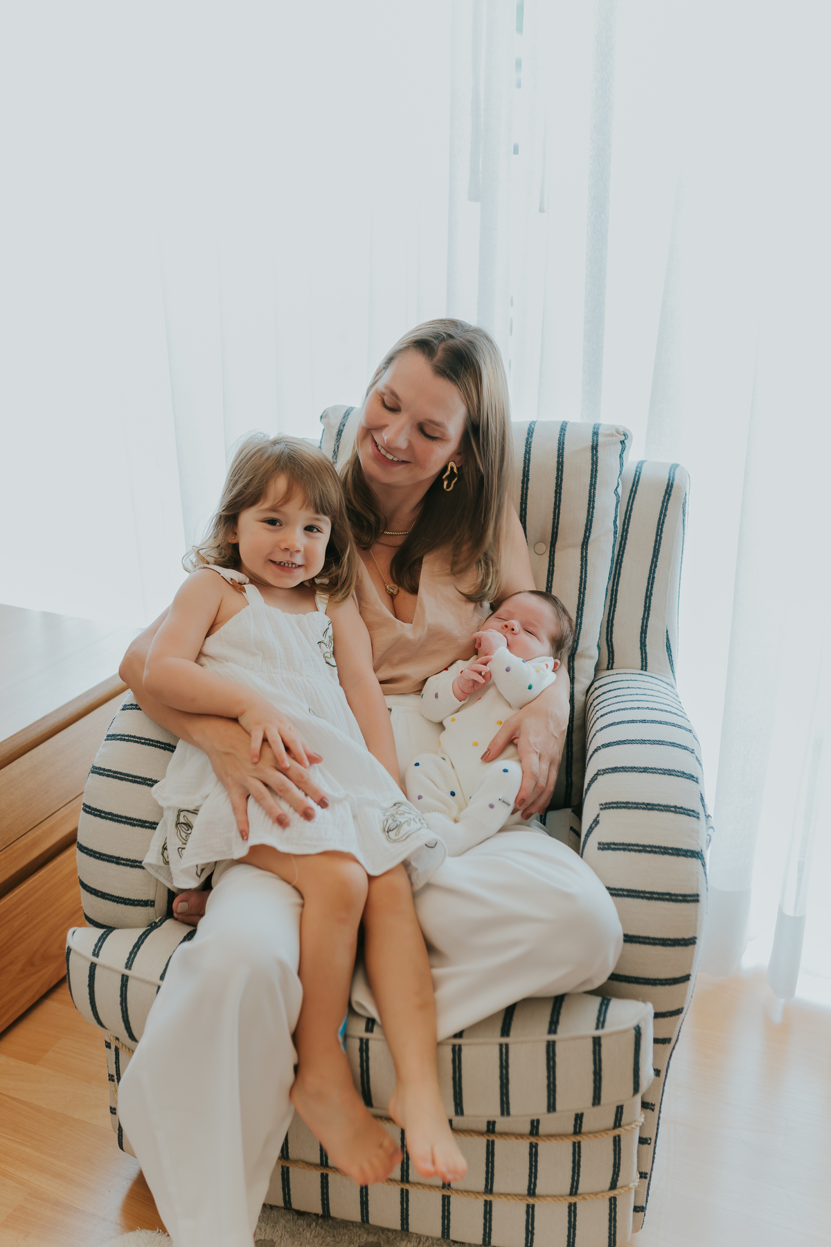 fotografia ensaio em casa lifestyle Pedro 20 dias fotografa familia Rio de Janeiro rj ilha do governador acompanhamento 