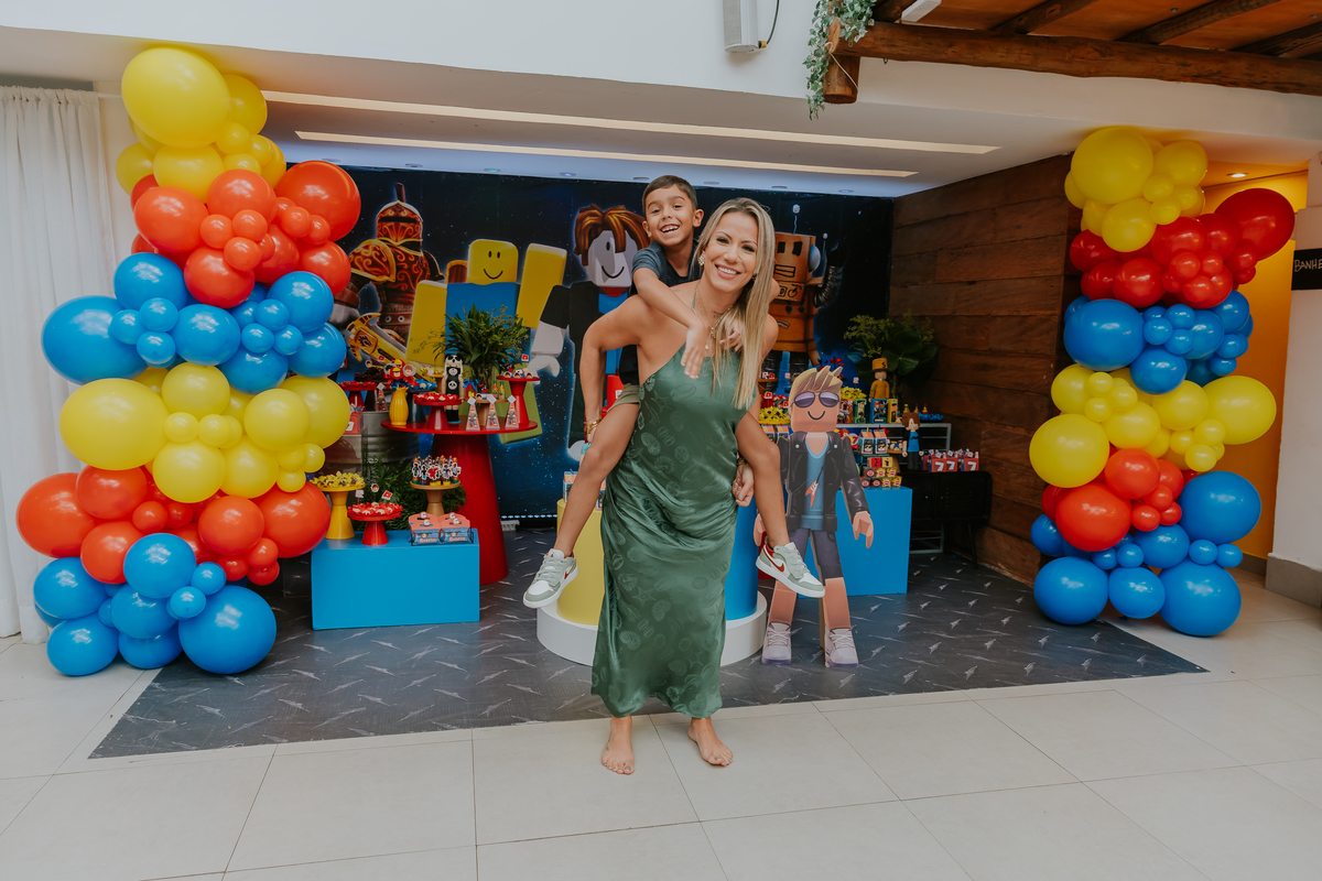 fotografia festa infantil casa de festas 7 anos Gabriel tema roblox fotografa rio de janeiro quintal aventura Botafogo rj 