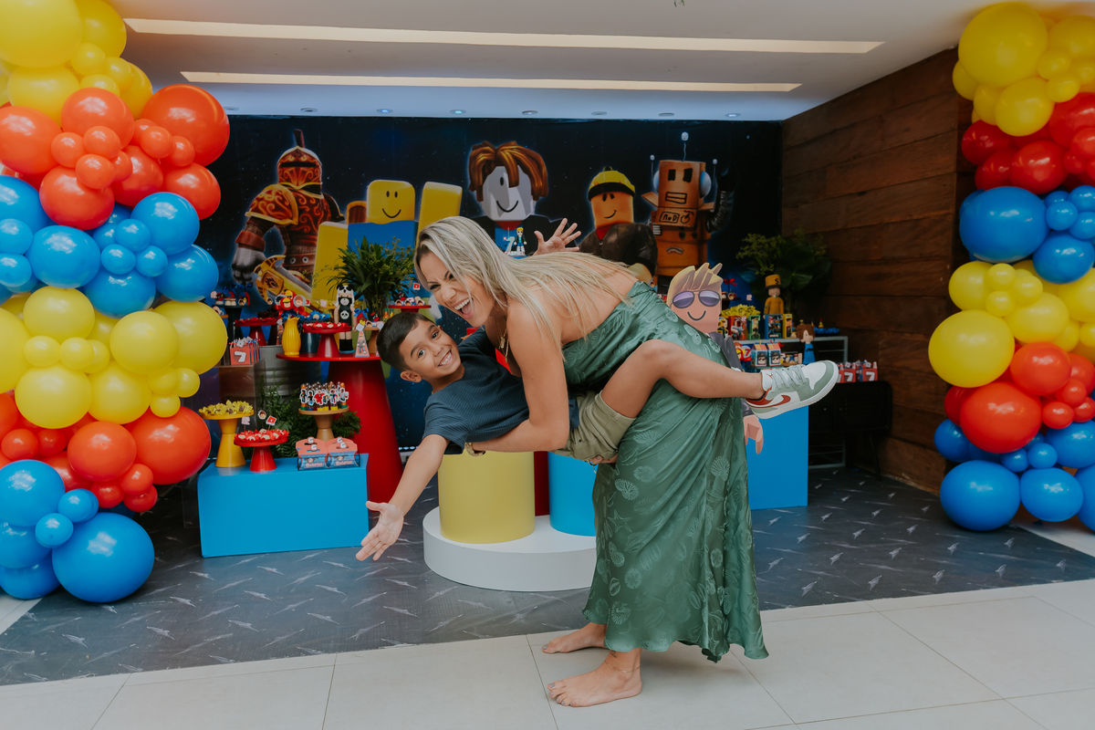 fotografia festa infantil casa de festas 7 anos Gabriel tema roblox fotografa rio de janeiro quintal aventura Botafogo rj 