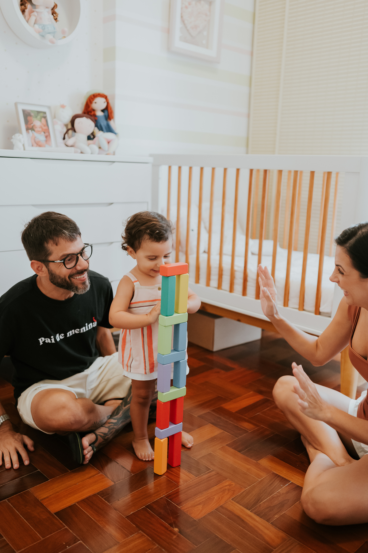 fotografia fotografa ensaio familia em casa Rio de Janeiro rj copacabana mae e filha Isabela e licia fotos família 