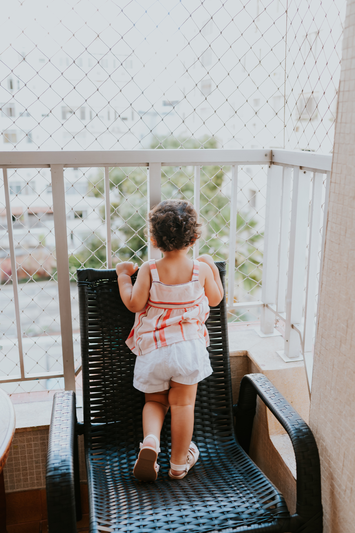 fotografia fotografa ensaio familia em casa Rio de Janeiro rj copacabana mae e filha Isabela e licia fotos família 