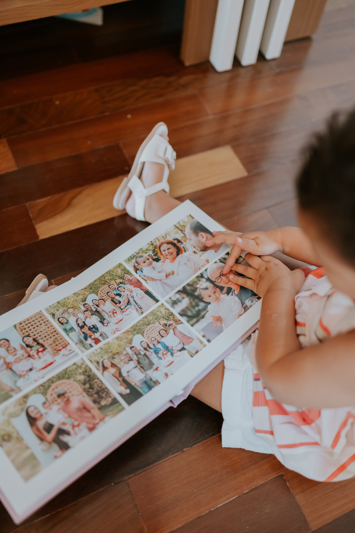 fotografia fotografa ensaio familia em casa Rio de Janeiro rj copacabana mae e filha Isabela e licia fotos família 