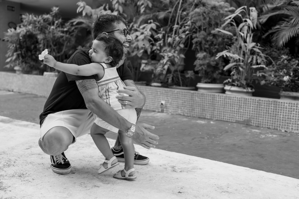fotografia fotografa ensaio familia em casa Rio de Janeiro rj copacabana mae e filha Isabela e licia fotos família 