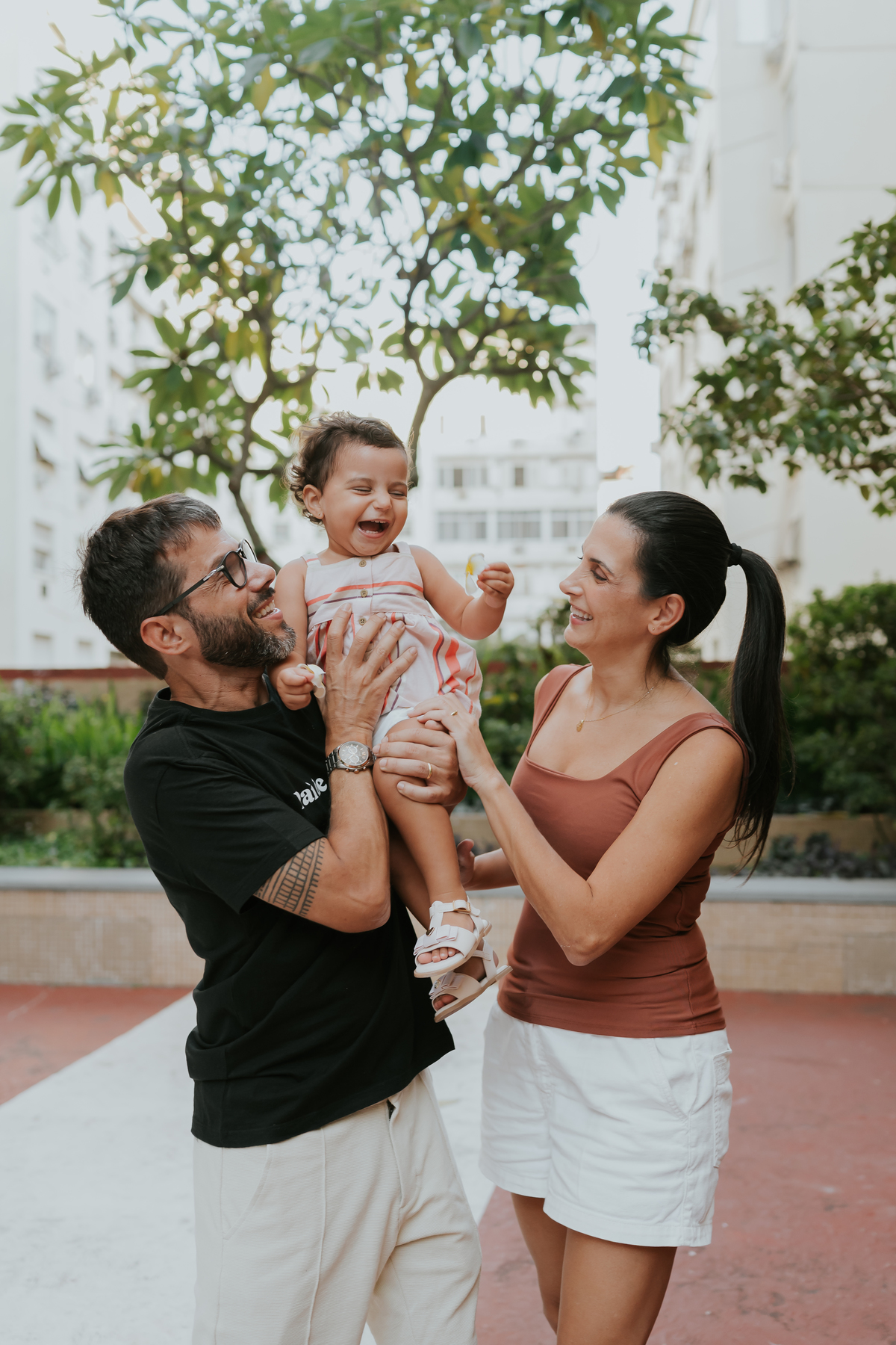 fotografia fotografa ensaio familia em casa Rio de Janeiro rj copacabana mae e filha Isabela e licia fotos família 