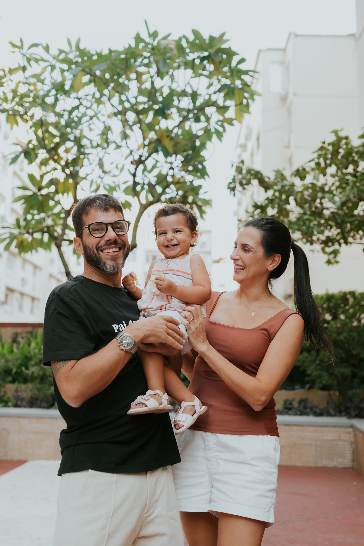 fotografia fotografa ensaio familia em casa Rio de Janeiro rj copacabana mae e filha Isabela e licia fotos família 