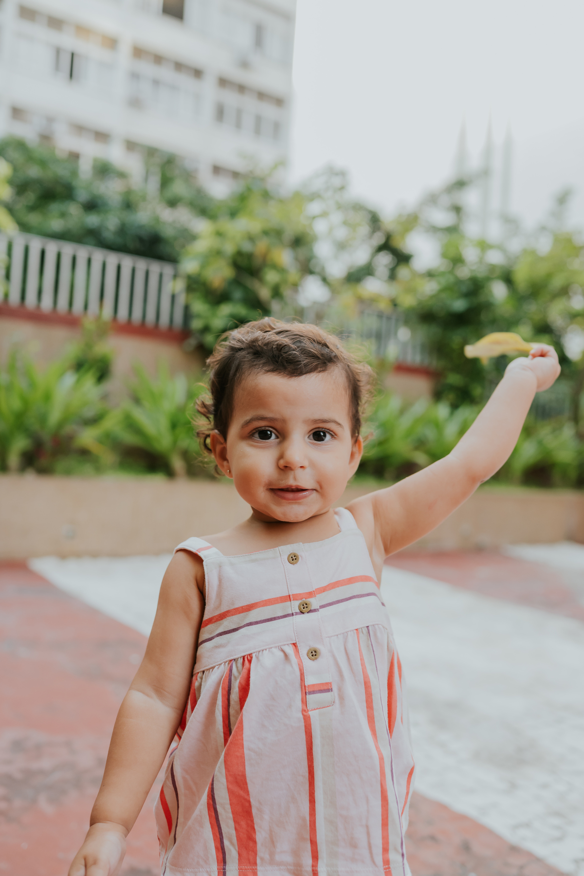fotografia fotografa ensaio familia em casa Rio de Janeiro rj copacabana mae e filha Isabela e licia fotos família 
