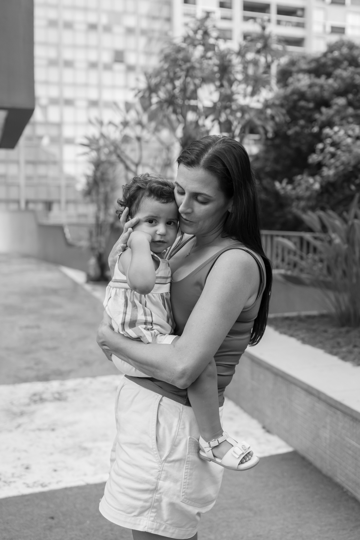 fotografia fotografa ensaio familia em casa Rio de Janeiro rj copacabana mae e filha Isabela e licia fotos família 