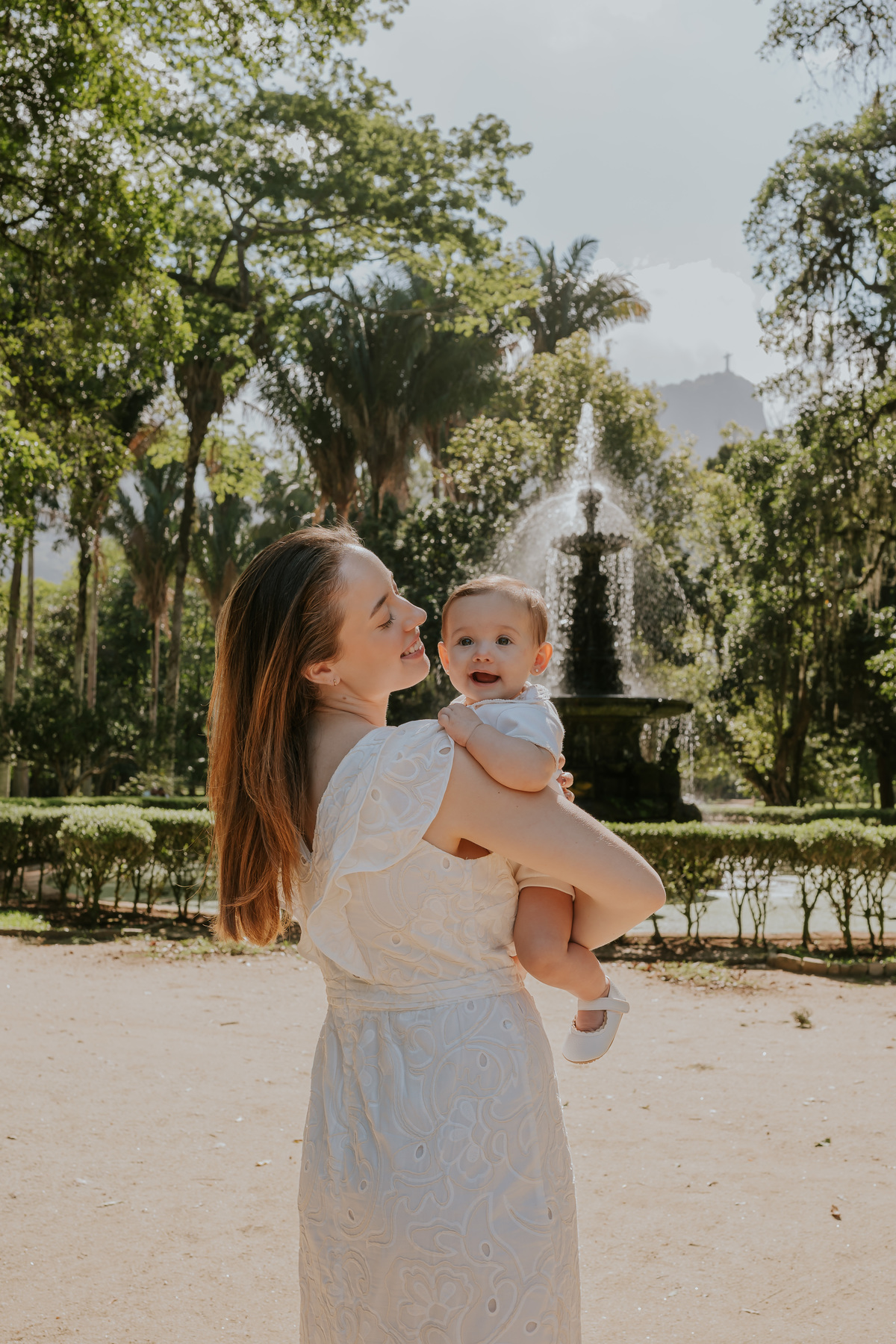 fotografia fotografa 6 meses Fernanda acompanhamento ensaio família rj Rio de Janeiro jardim botânico externo natureza
