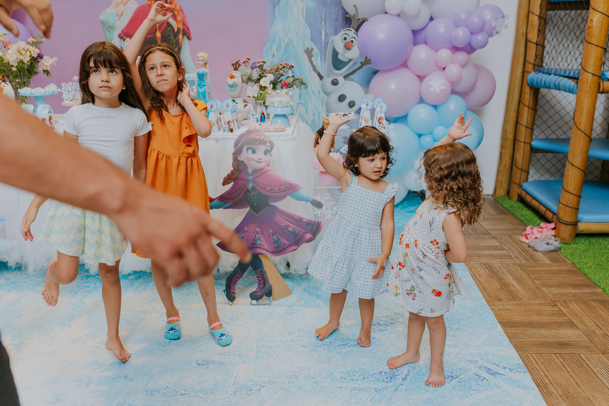 fotografia festa infantil fotografa familia 3 anos marina casa de festas quintal festas botafogo rio de janeiro rj tema frozen 