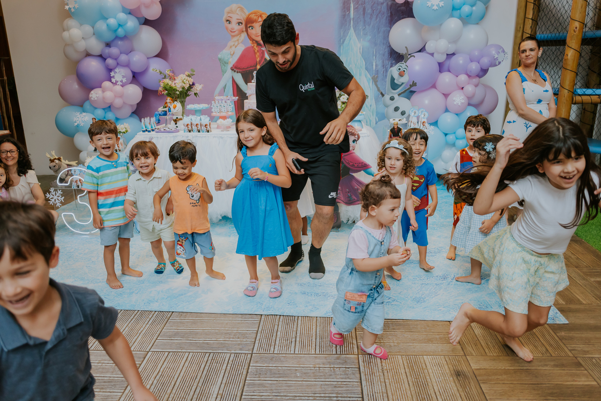 fotografia festa infantil fotografa familia 3 anos marina casa de festas quintal festas botafogo rio de janeiro rj tema frozen 