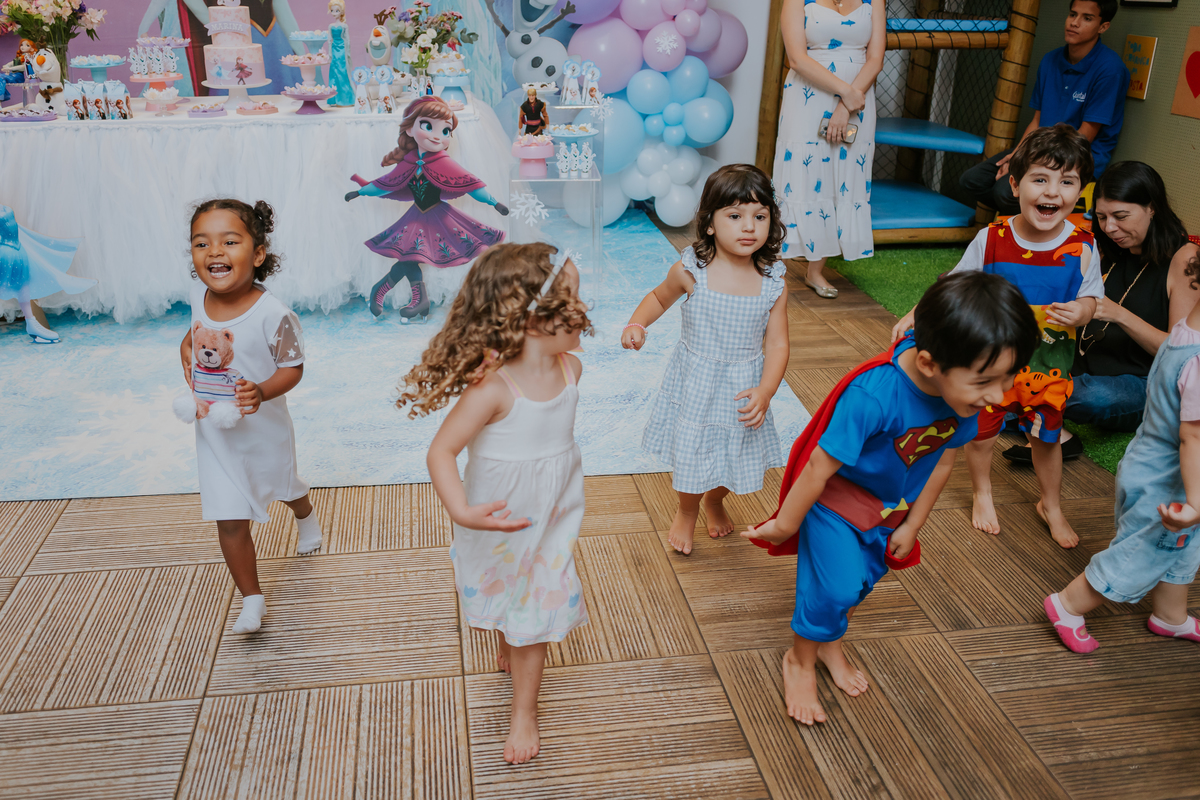 fotografia festa infantil fotografa familia 3 anos marina casa de festas quintal festas botafogo rio de janeiro rj tema frozen 