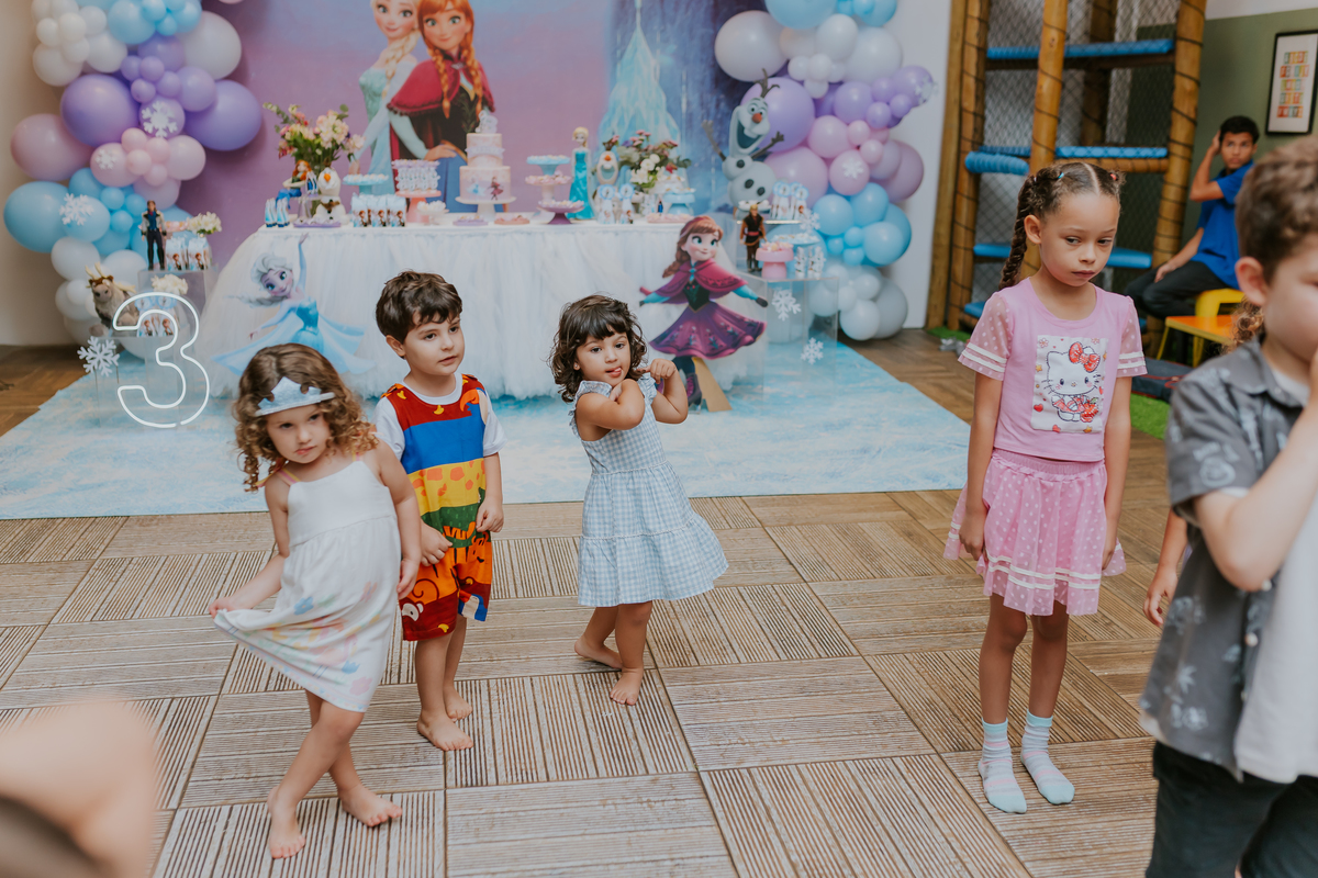 fotografia festa infantil fotografa familia 3 anos marina casa de festas quintal festas botafogo rio de janeiro rj tema frozen 