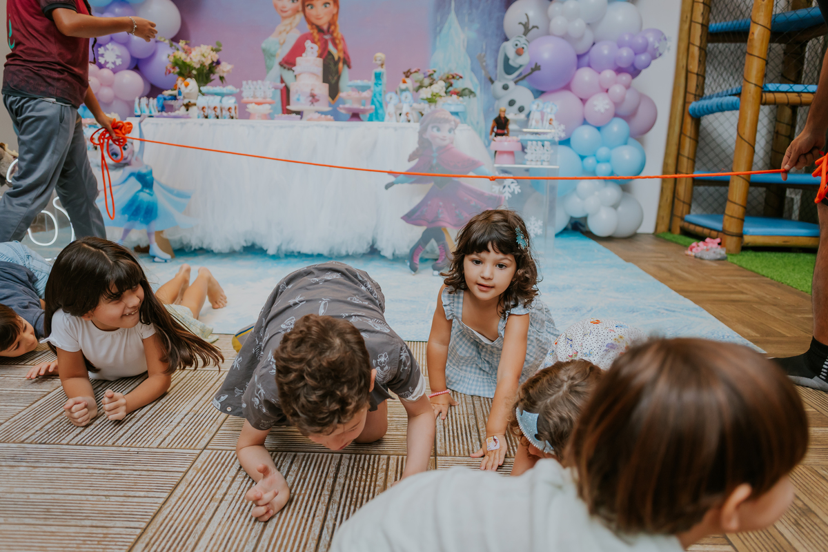 fotografia festa infantil fotografa familia 3 anos marina casa de festas quintal festas botafogo rio de janeiro rj tema frozen 