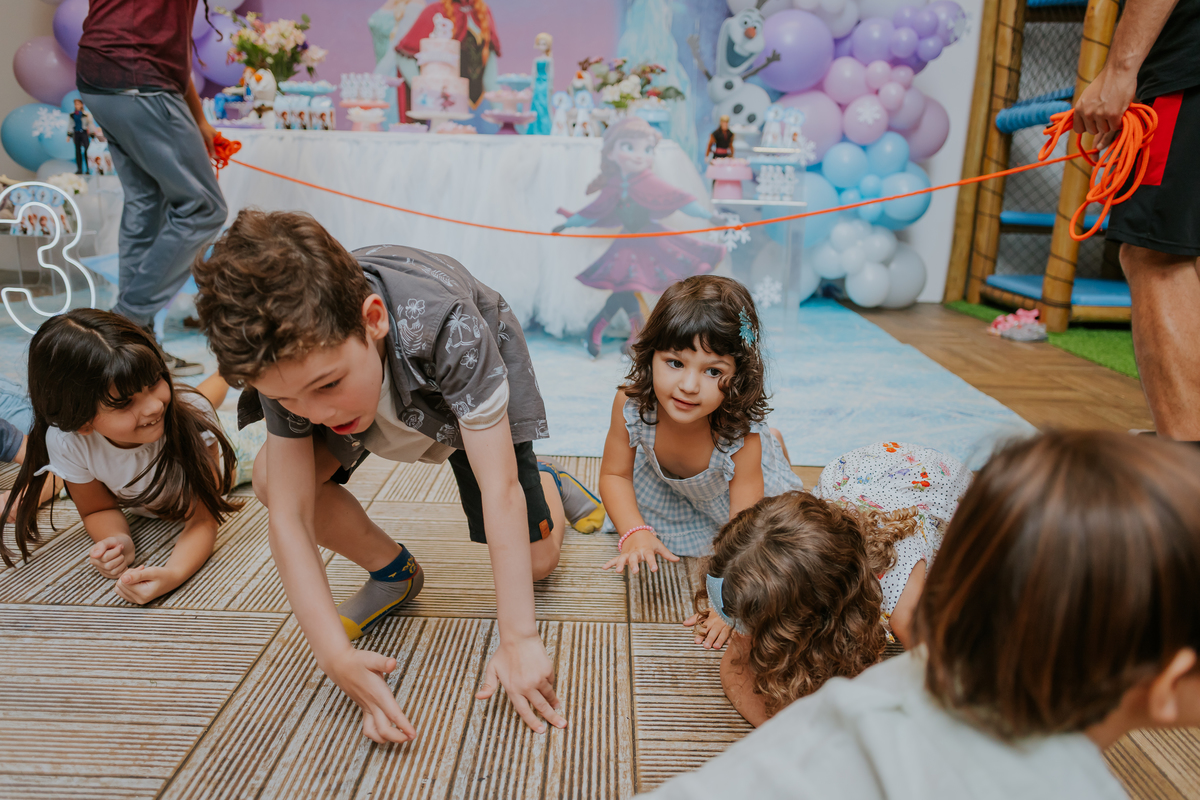 fotografia festa infantil fotografa familia 3 anos marina casa de festas quintal festas botafogo rio de janeiro rj tema frozen 