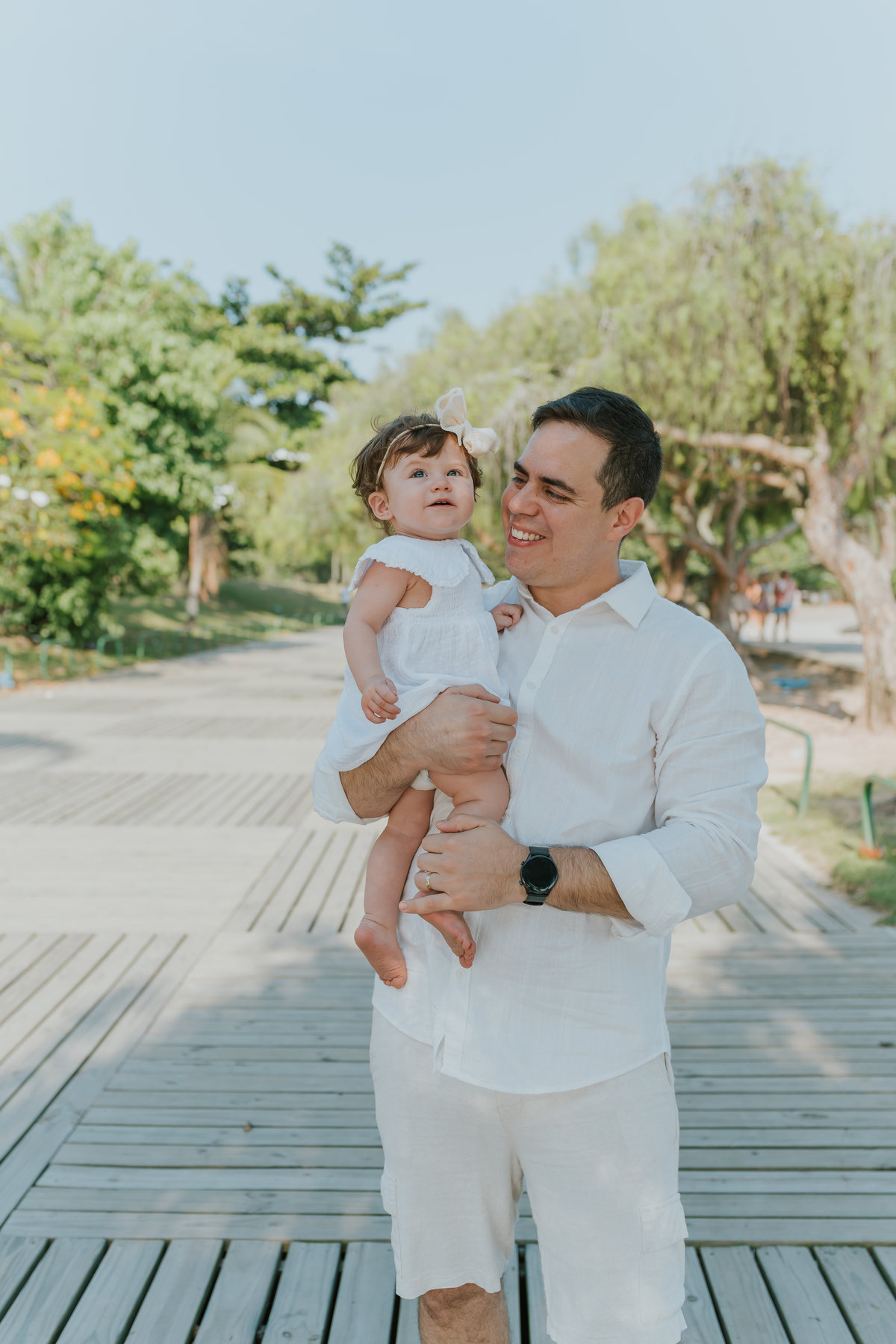 fotografia fotografa ensaio externo familia praia aterro do flamengo rio de janeiro rj 1 ano clara natureza criança 