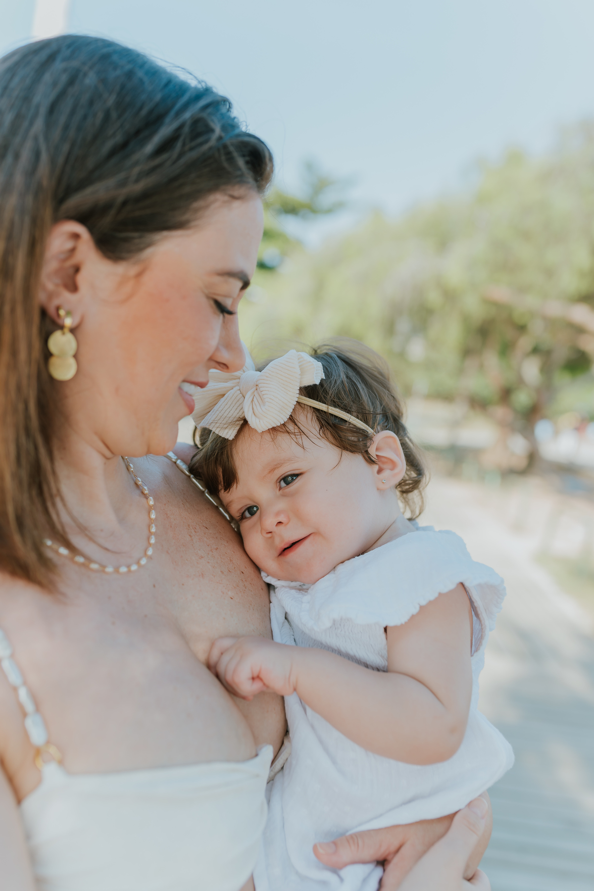 fotografia fotografa ensaio externo familia praia aterro do flamengo rio de janeiro rj 1 ano clara natureza criança 