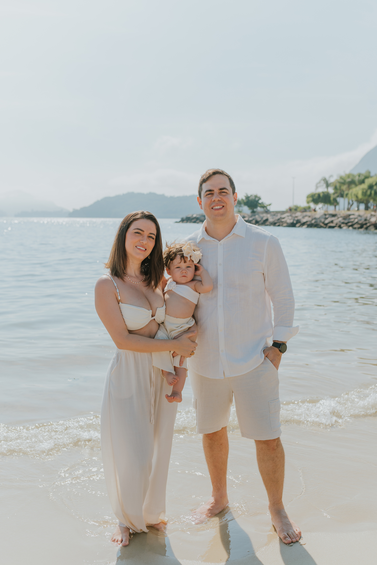 fotografia fotografa ensaio externo familia praia aterro do flamengo rio de janeiro rj 1 ano clara natureza criança 