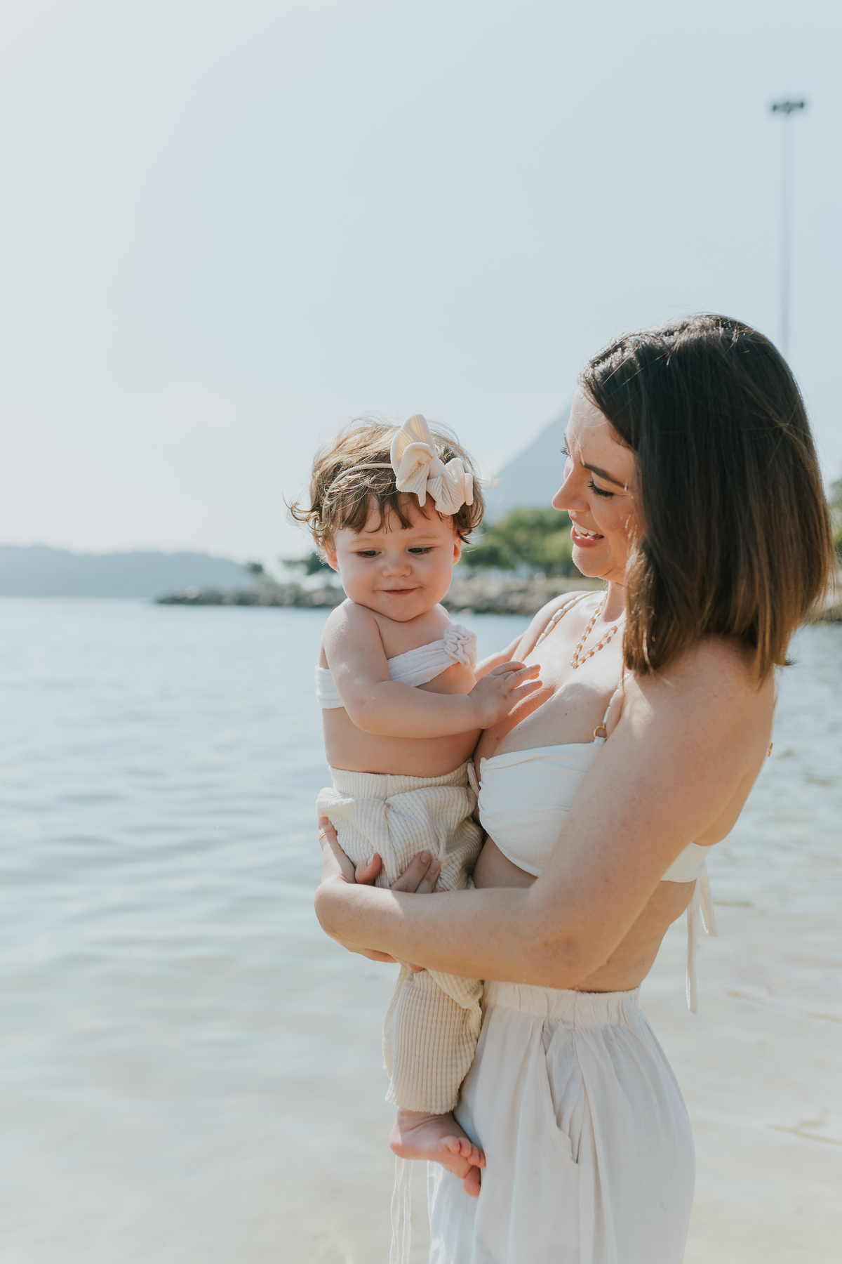 fotografia fotografa ensaio externo familia praia aterro do flamengo rio de janeiro rj 1 ano clara natureza criança 