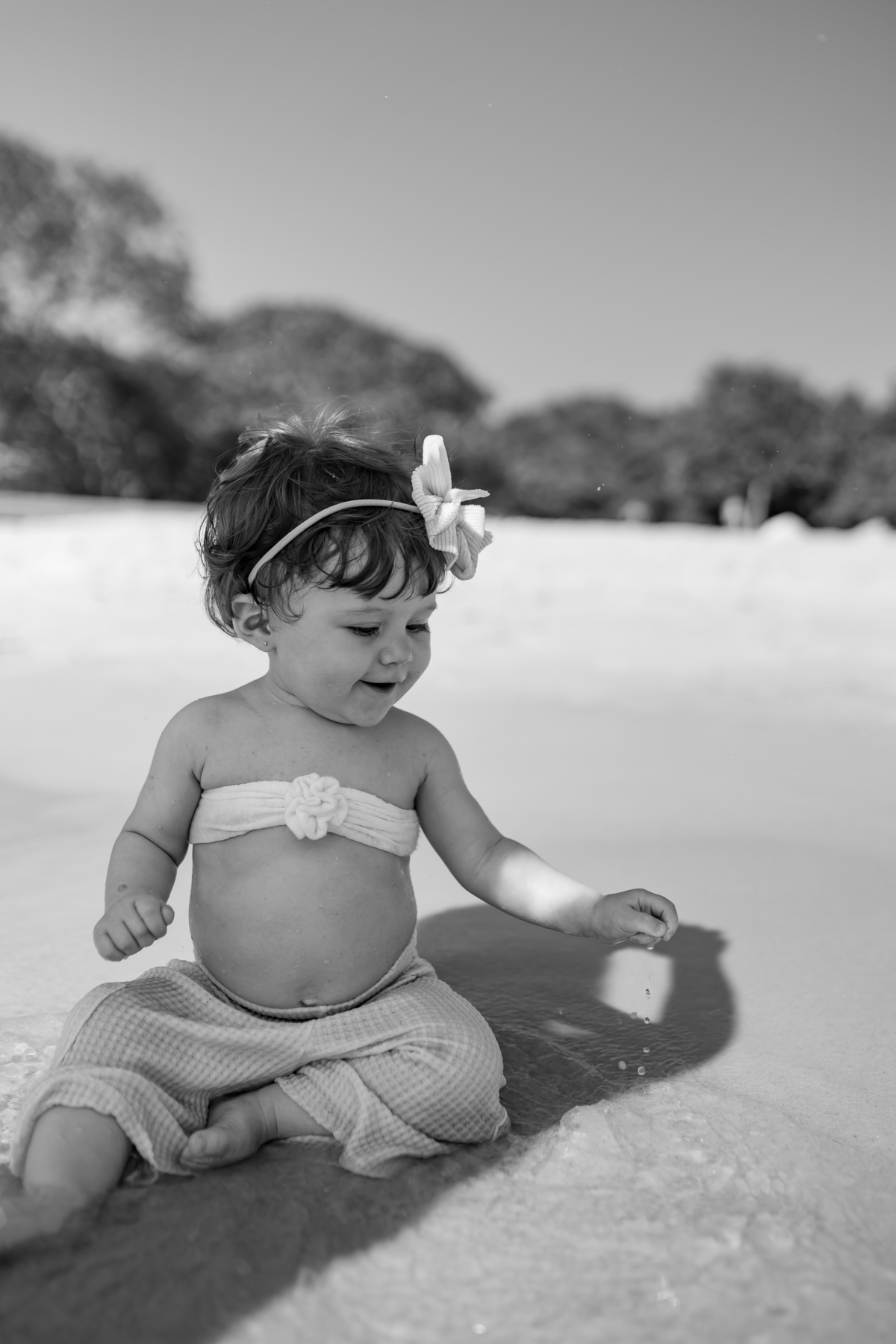 fotografia fotografa ensaio externo familia praia aterro do flamengo rio de janeiro rj 1 ano clara natureza criança 
