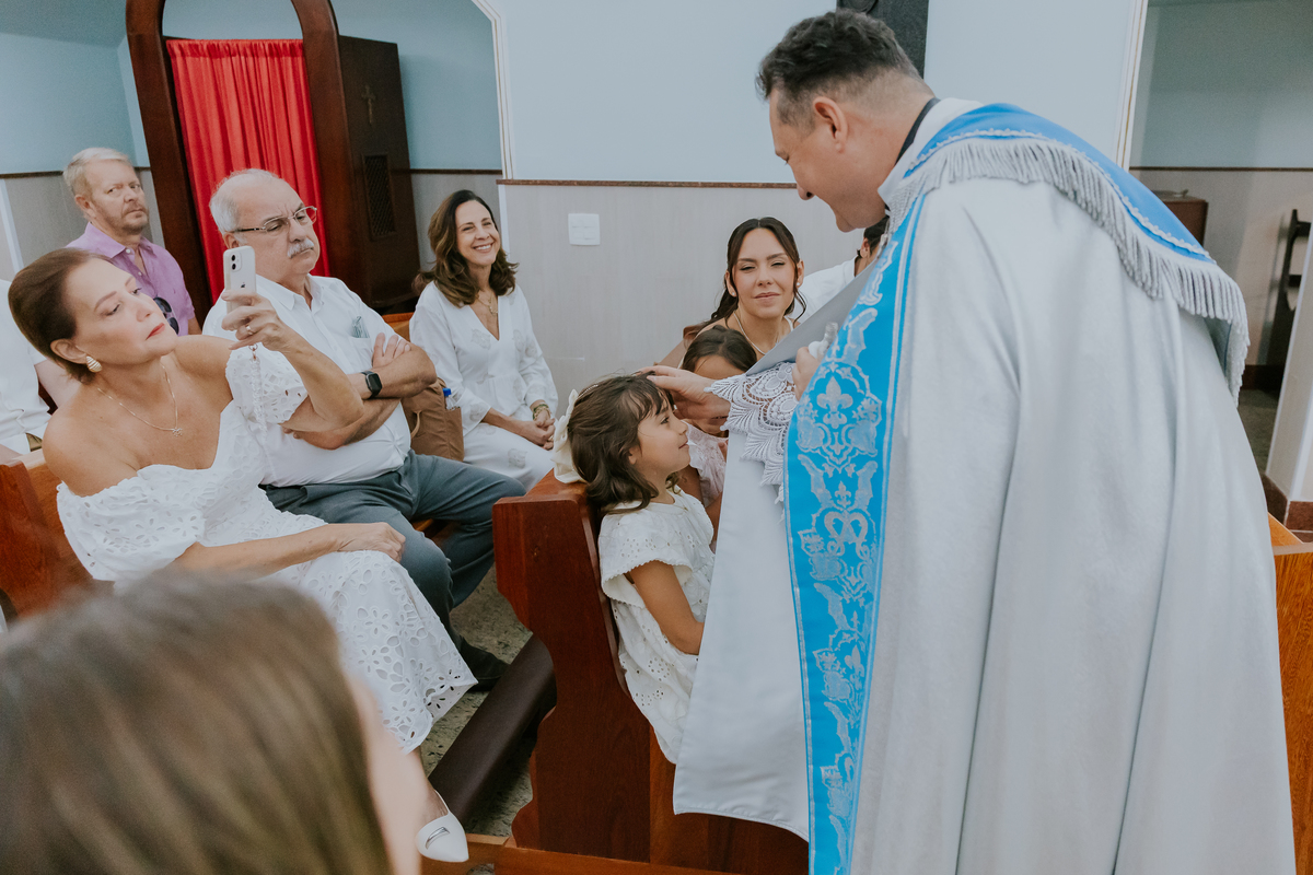fotografia batizado batismo Rio de Janeiro rj gávea maria aurora maria Noelia igreja servas de maria fotografa família 