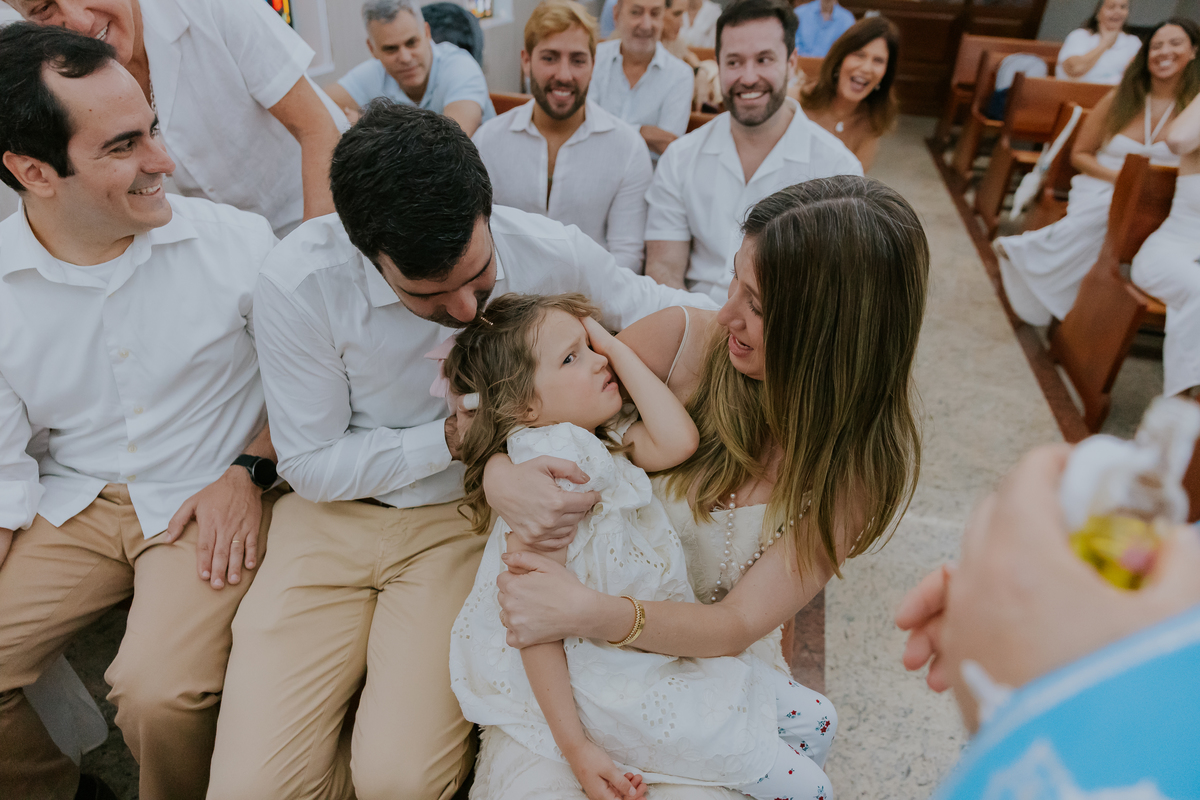 fotografia batizado batismo Rio de Janeiro rj gávea maria aurora maria Noelia igreja servas de maria fotografa família 