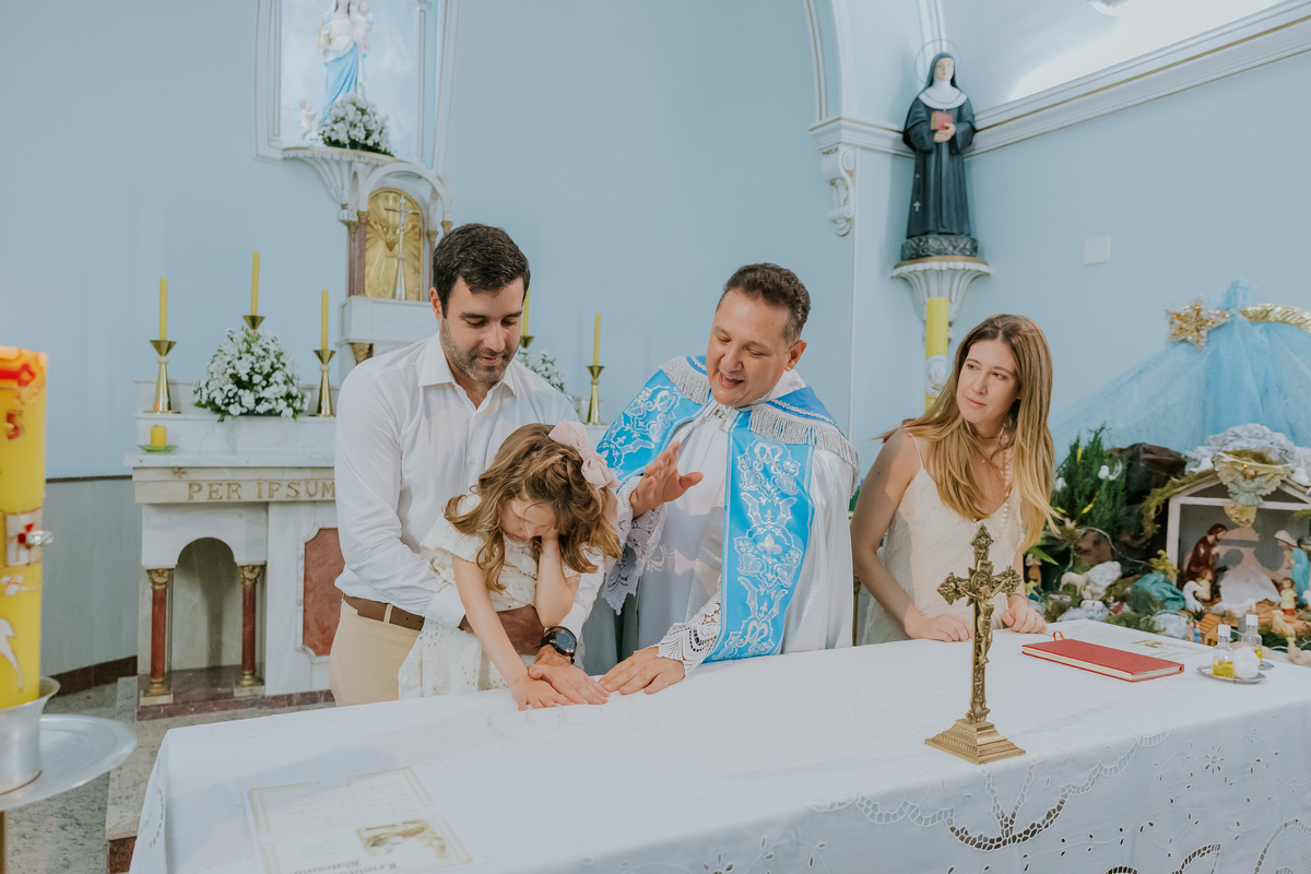 fotografia batizado batismo Rio de Janeiro rj gávea maria aurora maria Noelia igreja servas de maria fotografa família 