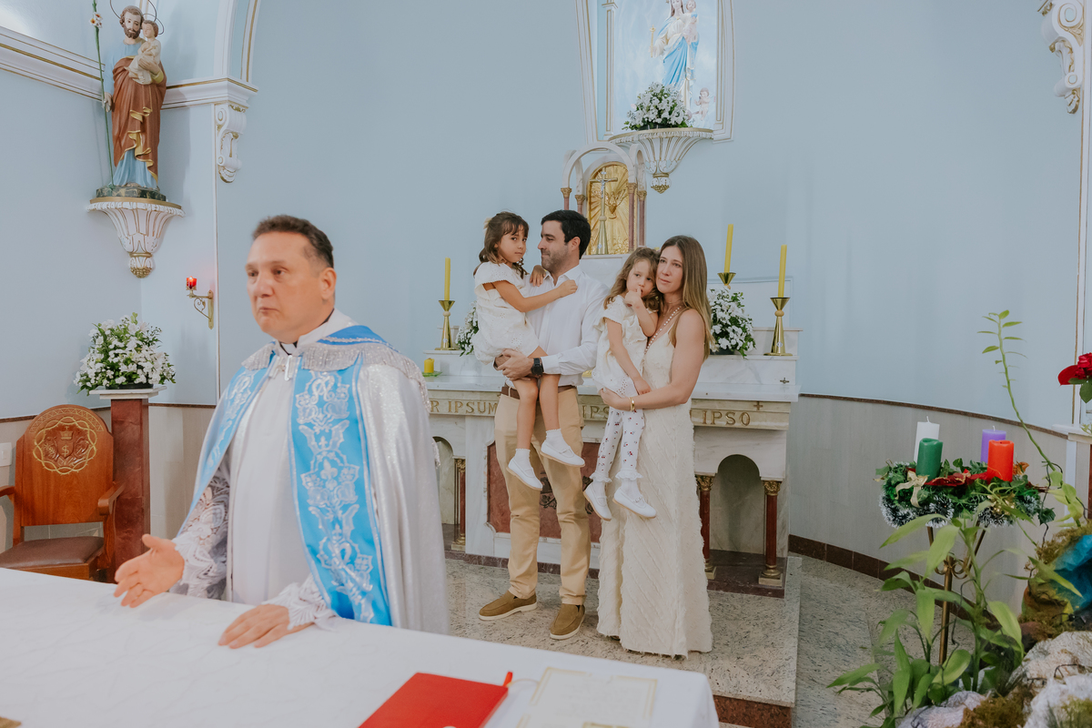 fotografia batizado batismo Rio de Janeiro rj gávea maria aurora maria Noelia igreja servas de maria fotografa família 
