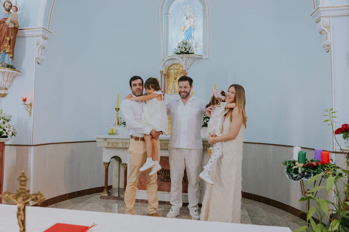 fotografia batizado batismo Rio de Janeiro rj gávea maria aurora maria Noelia igreja servas de maria fotografa família 