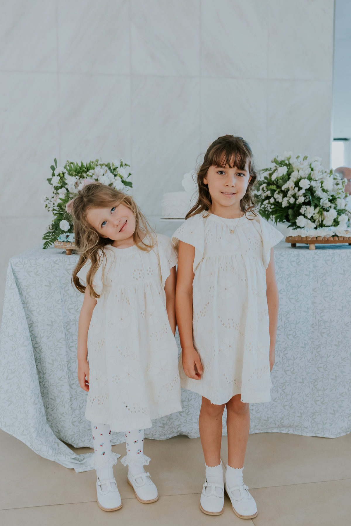 fotografia batizado batismo Rio de Janeiro rj gávea maria aurora maria Noelia igreja servas de maria fotografa família 