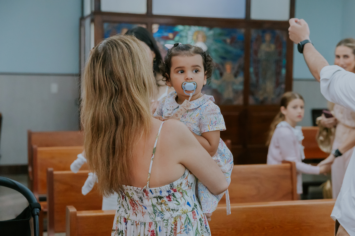 fotografia batizado batismo Rio de Janeiro rj gávea maria aurora maria Noelia igreja servas de maria fotografa família 