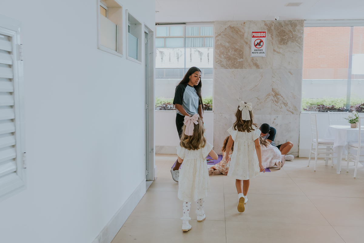 fotografia batizado batismo Rio de Janeiro rj gávea maria aurora maria Noelia igreja servas de maria fotografa família 