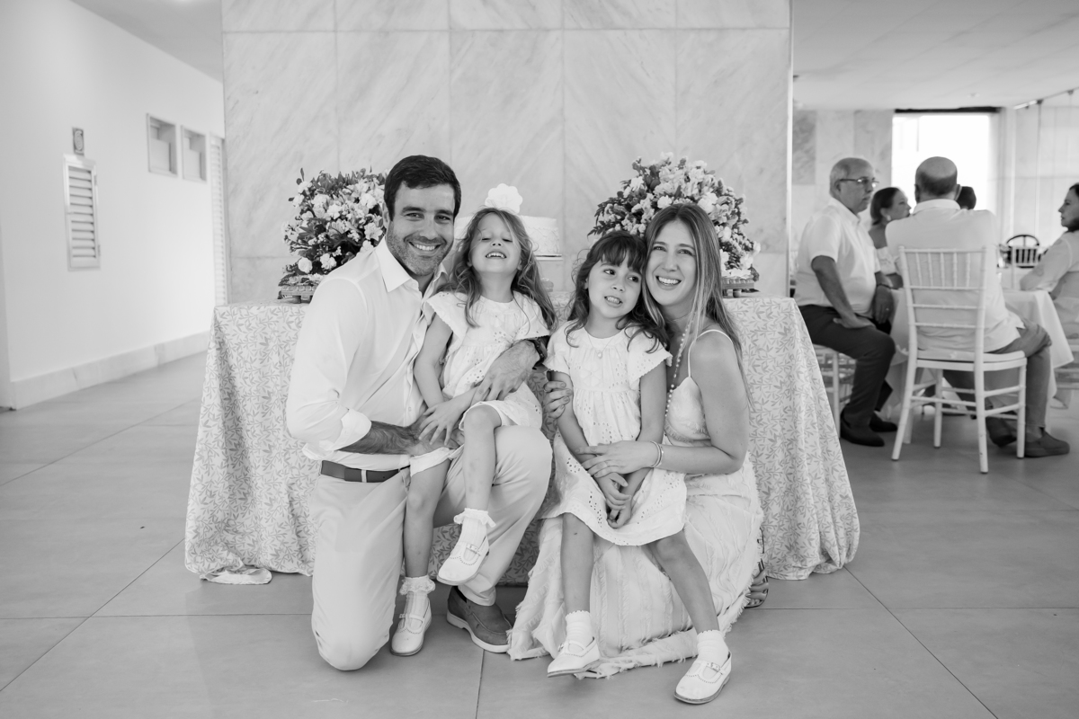 fotografia batizado batismo Rio de Janeiro rj gávea maria aurora maria Noelia igreja servas de maria fotografa família 