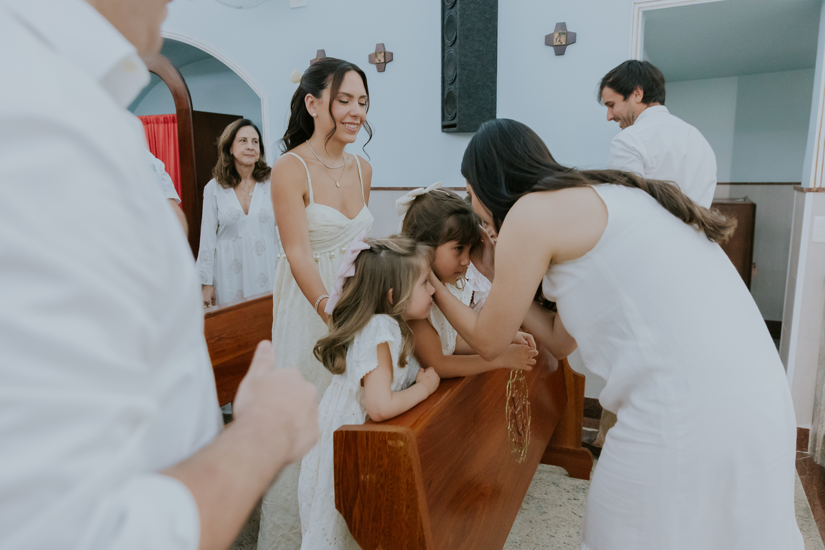 fotografia batizado batismo Rio de Janeiro rj gávea maria aurora maria Noelia igreja servas de maria fotografa família 