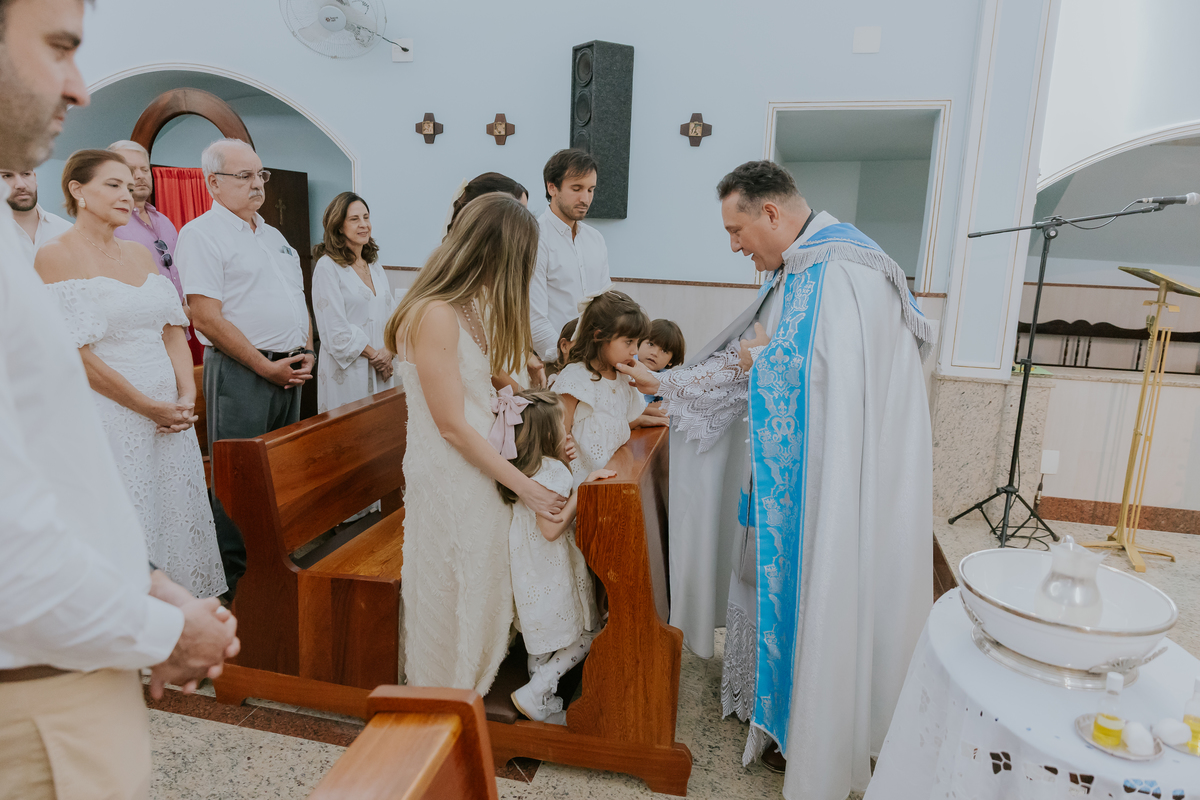 fotografia batizado batismo Rio de Janeiro rj gávea maria aurora maria Noelia igreja servas de maria fotografa família 