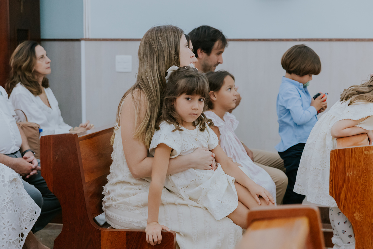 fotografia batizado batismo Rio de Janeiro rj gávea maria aurora maria Noelia igreja servas de maria fotografa família 