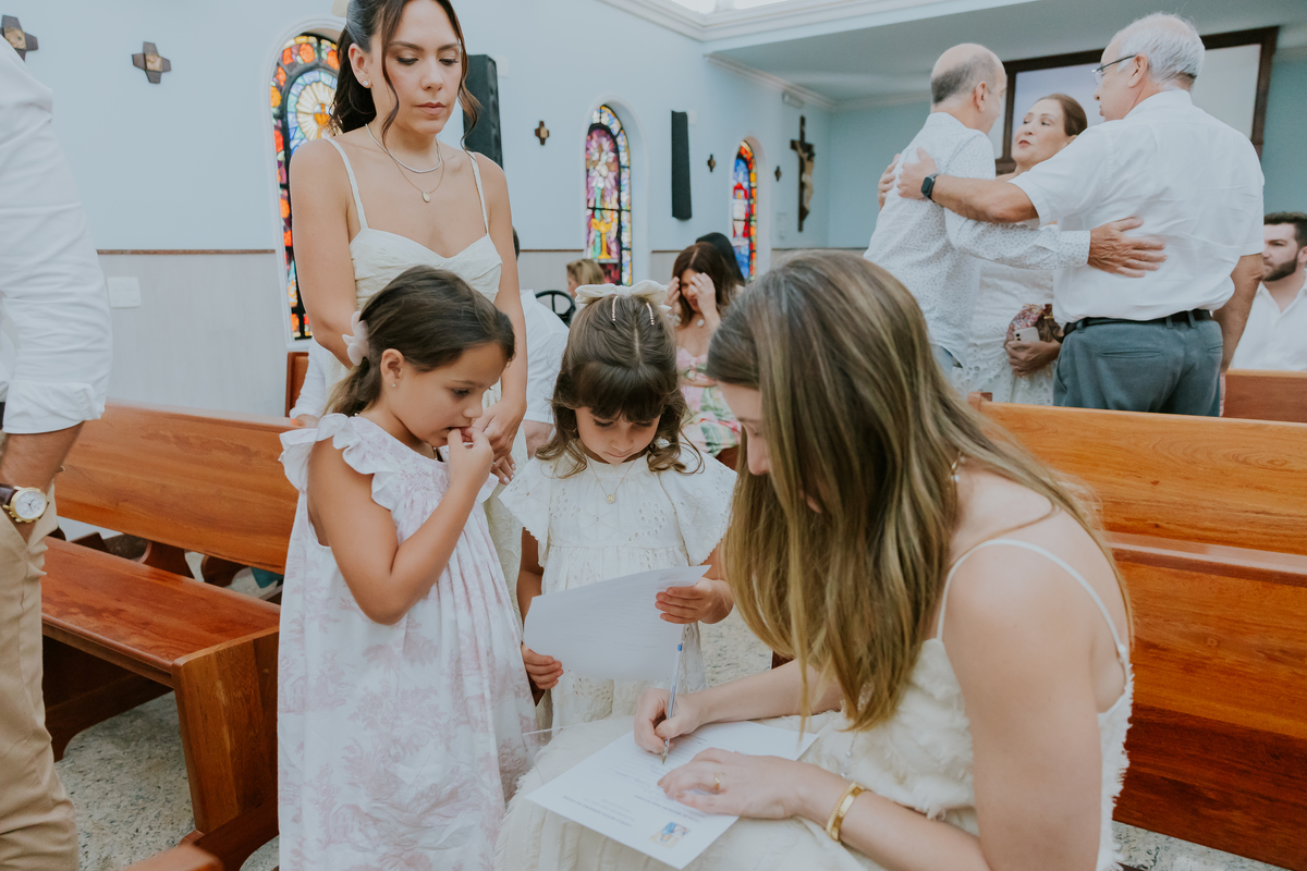 fotografia batizado batismo Rio de Janeiro rj gávea maria aurora maria Noelia igreja servas de maria fotografa família 