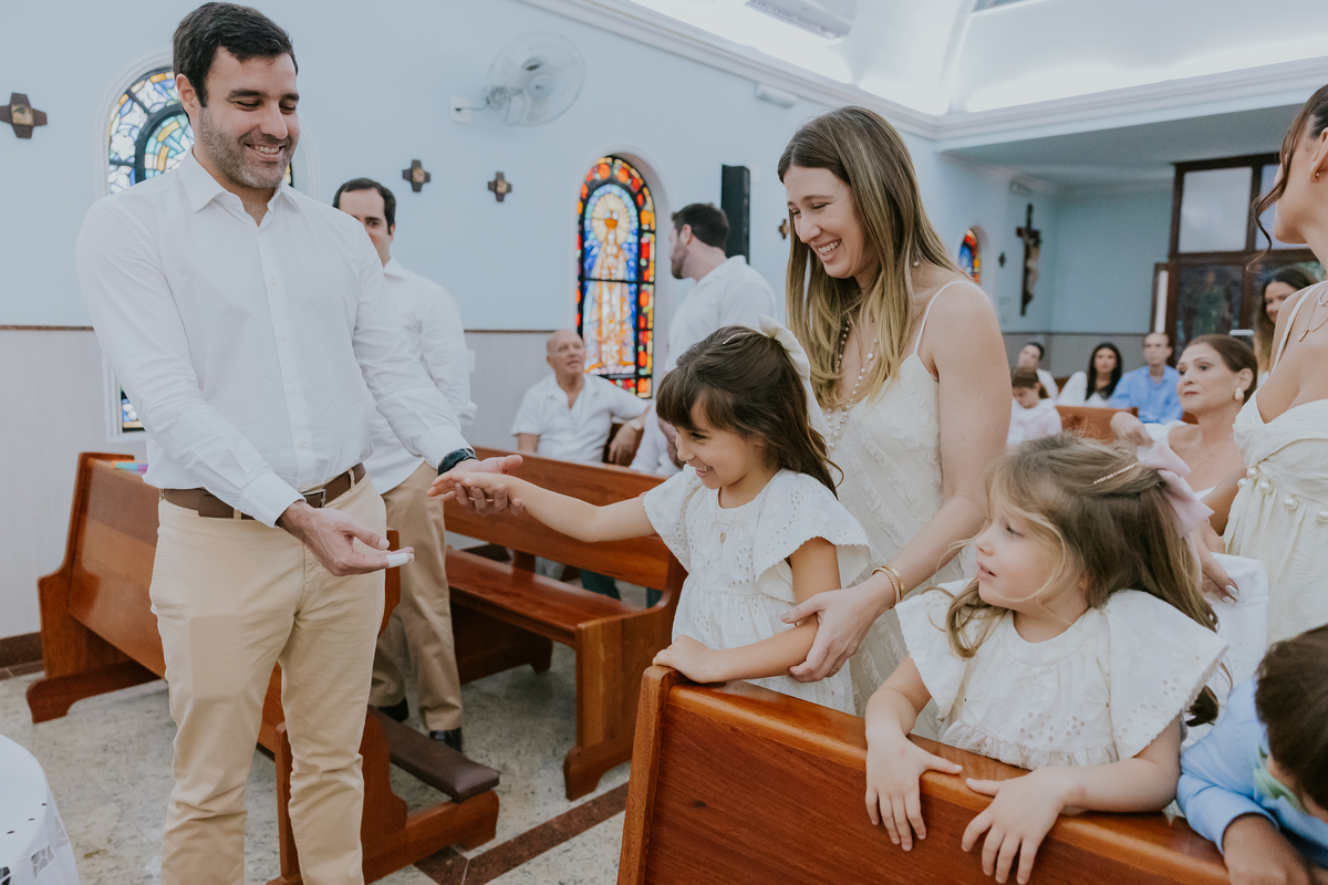 fotografia batizado batismo Rio de Janeiro rj gávea maria aurora maria Noelia igreja servas de maria fotografa família 