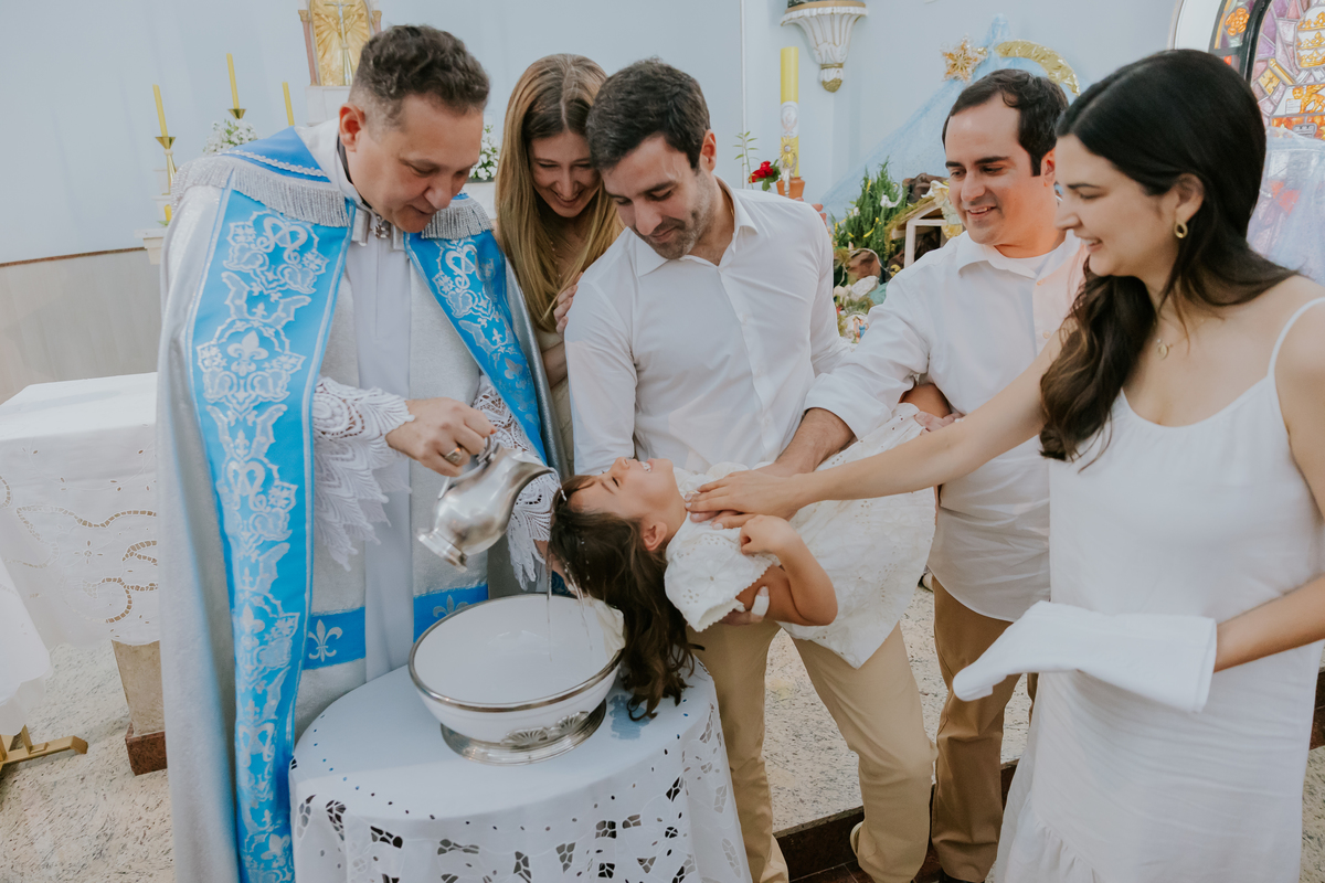 fotografia batizado batismo Rio de Janeiro rj gávea maria aurora maria Noelia igreja servas de maria fotografa família 