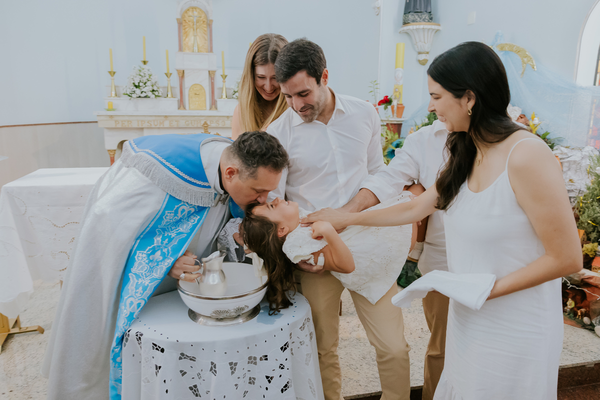 fotografia batizado batismo Rio de Janeiro rj gávea maria aurora maria Noelia igreja servas de maria fotografa família 