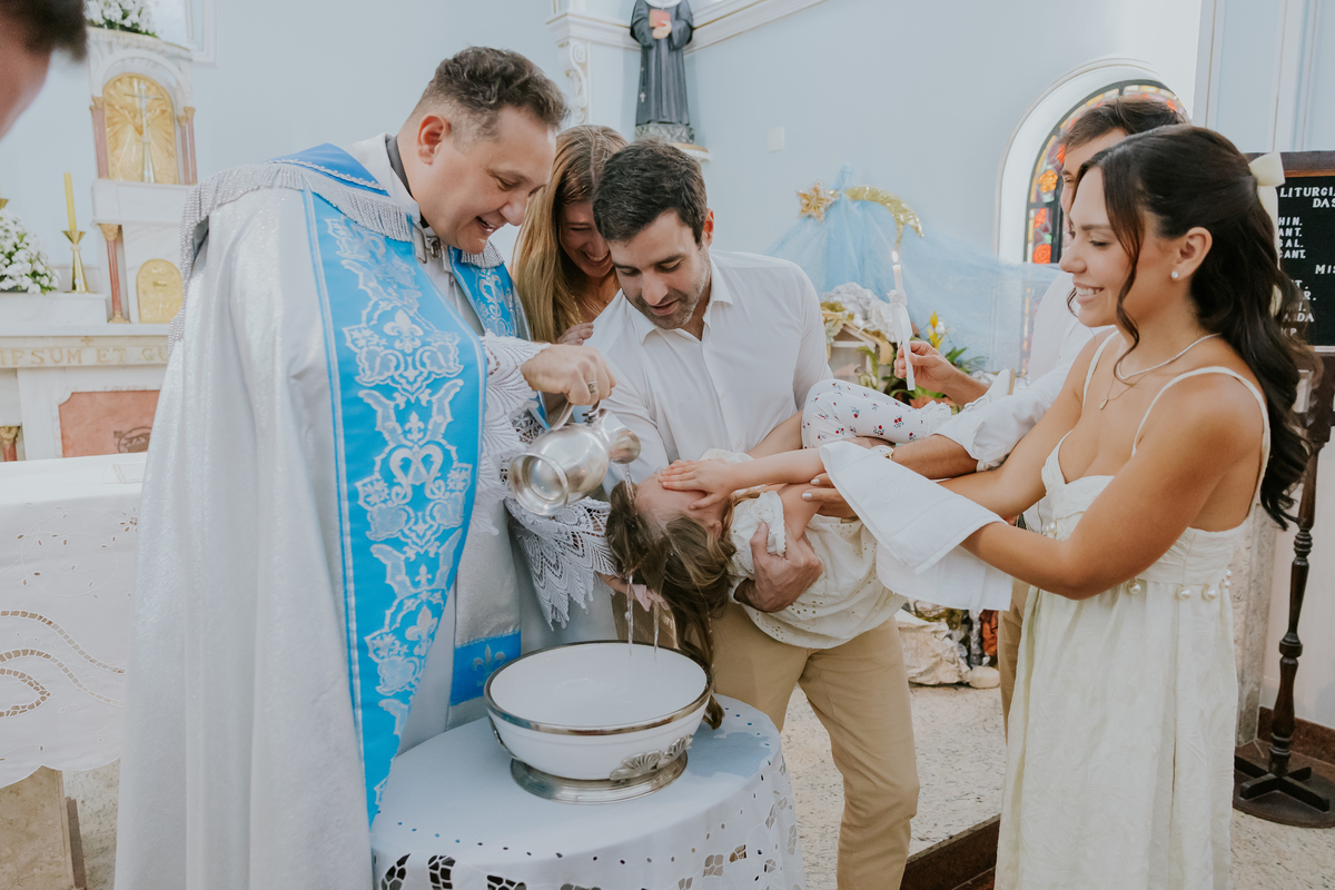 fotografia batizado batismo Rio de Janeiro rj gávea maria aurora maria Noelia igreja servas de maria fotografa família  