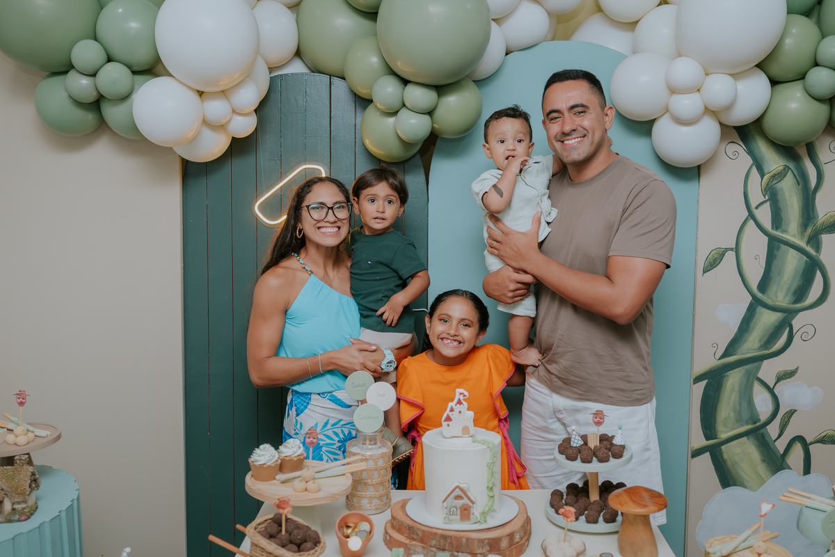fotografa fotografia 1 ano Joao casa de festas na arvore recreio dos bandeirantes rio de janeiro rj tema Joao e o pé de feijão familia 
